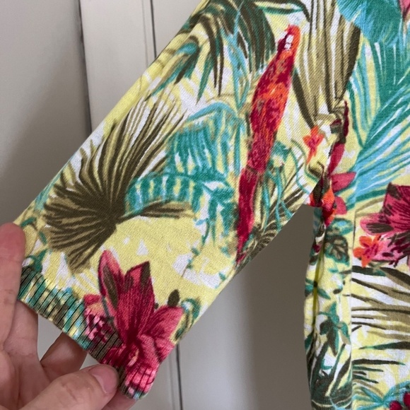 Talbots Tropical Parrot Bird Stretch Knit Blouse Short Sleeve Crew Neck, Size S - Picture 5 of 8